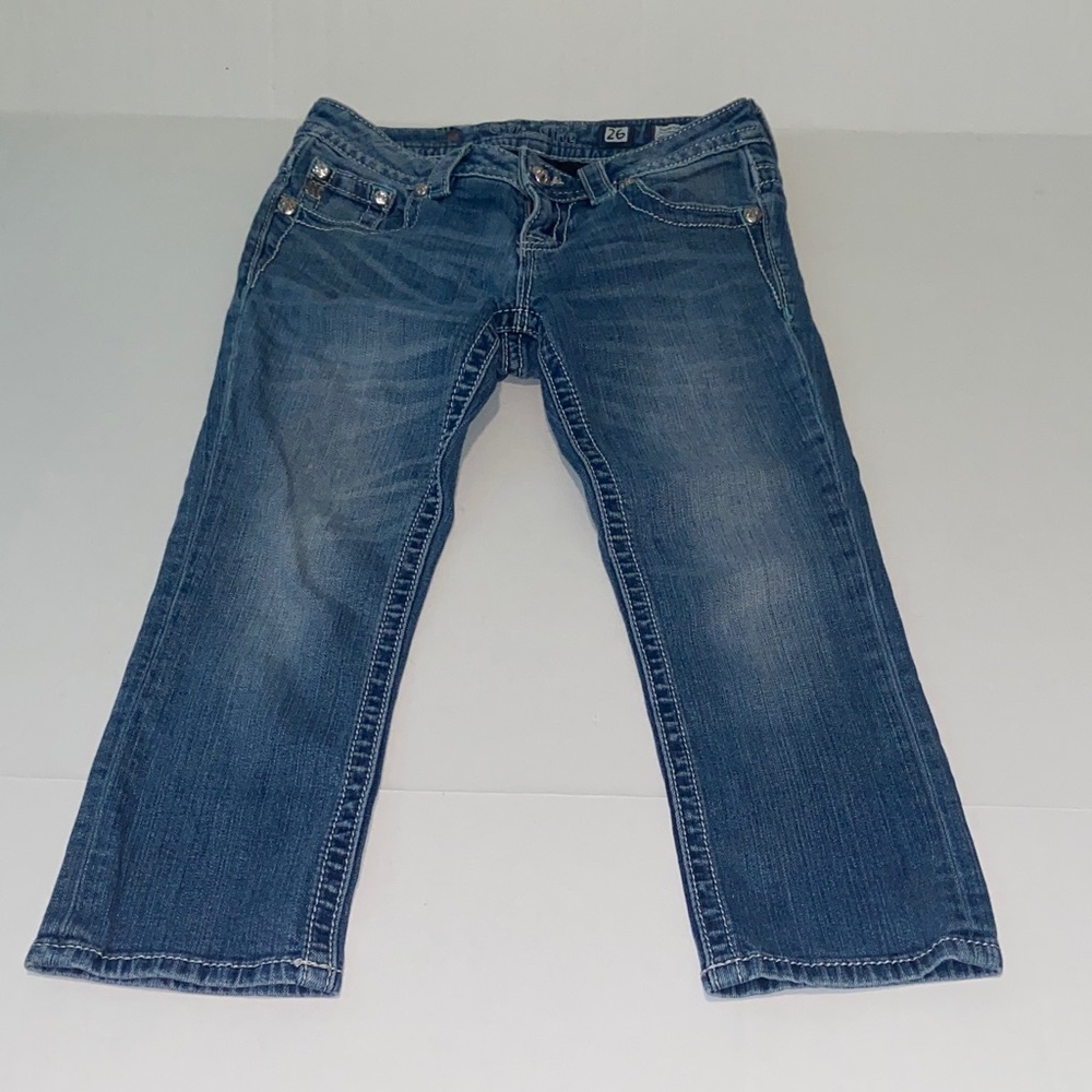 Miss Me Signature Women's Size 26 Embellished Capri Jeans
